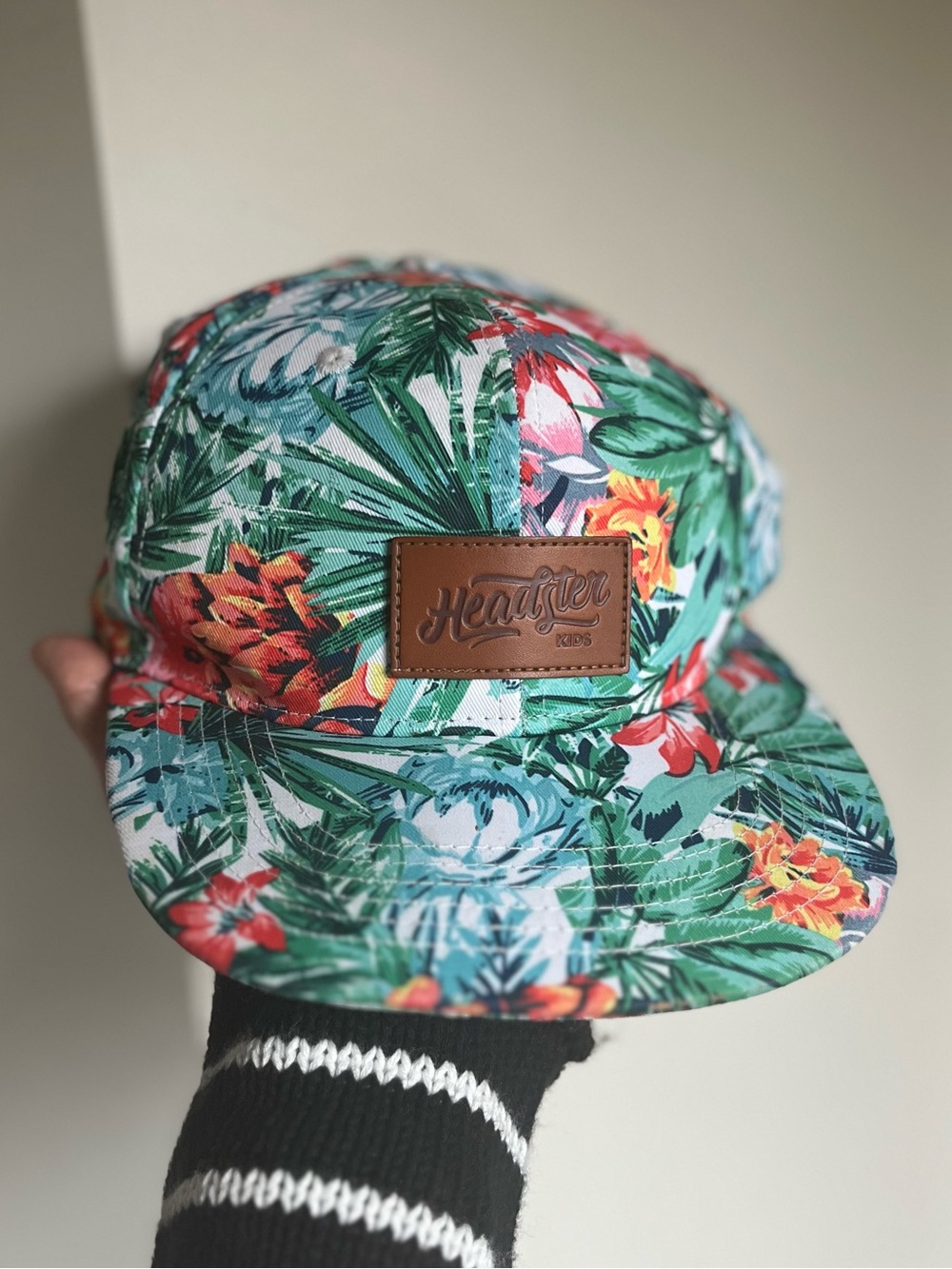 Headster tropical Floral-Print Black Snapback with Green & Red Accents